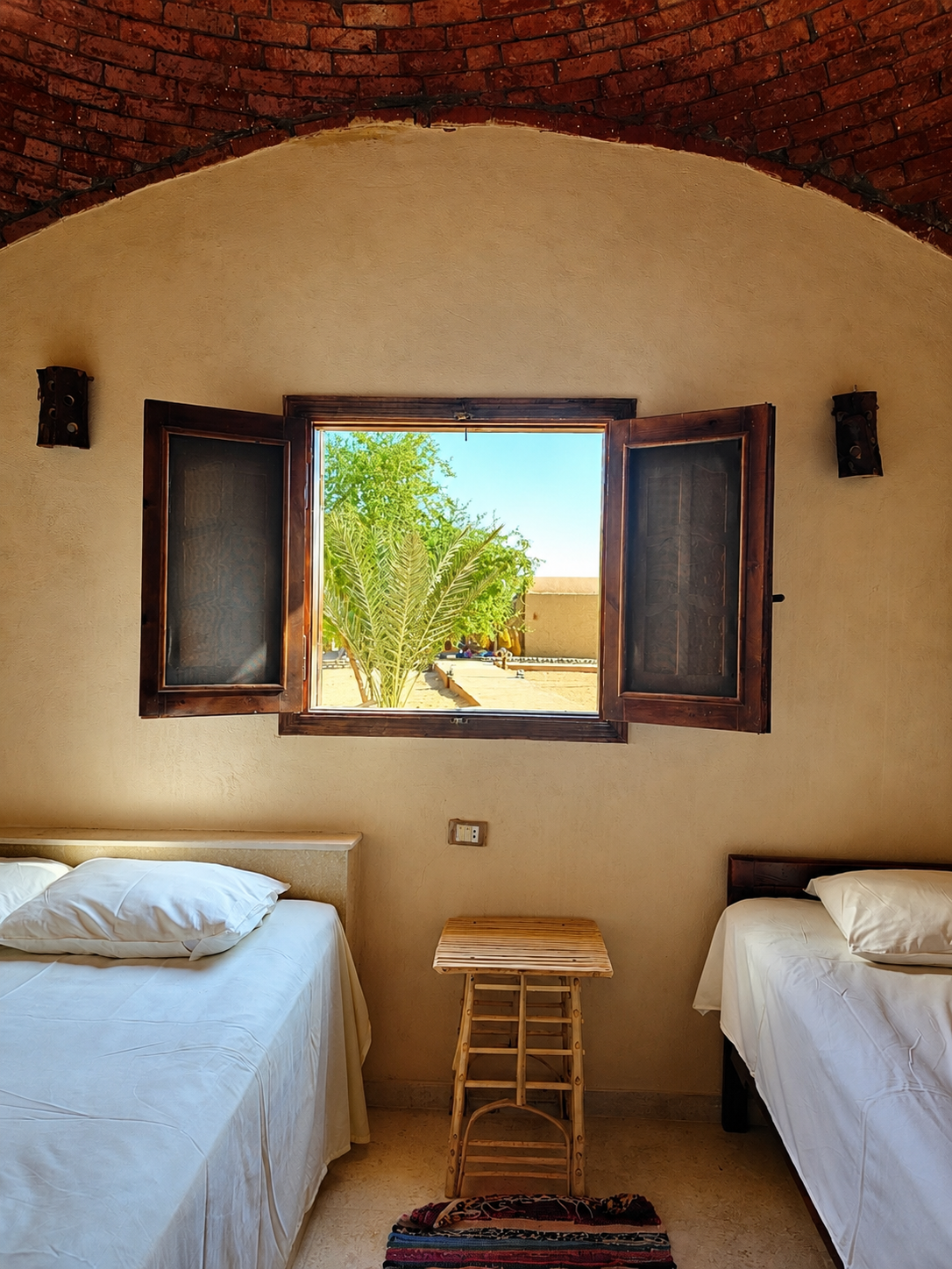 Economy Siwa room